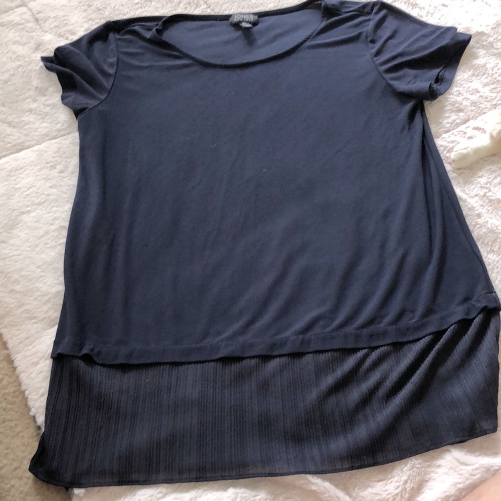 Blue flowy blouse with chiffon details